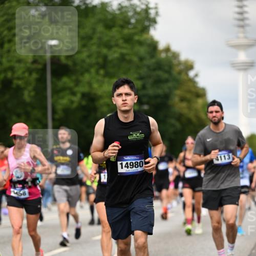 29.06.2025 - hella hamburg halbmarathon Dr. Thomas Lammeyer http://msf.ph/oto/8504443 29.06.2025 10:26:36 Kennedybrücke 1294, 1419, 1598, 1963, 2063, 2172, 2351, 2919, 3108, 3172, 3458, 3735, 3768, 3910, 3946, 3995, 4113, 4114, 4131, 4366, 4556, 4559, 4829, 4970, 5079, 6030, 6049, 6303, 6307, 6805, 6820, 6826, 6849, 6899, 6977, 7097, 7162, 7794, 7925, 8511, 8855, 8884, 8931, 8954, 9204, 9516, 9807, 10065, 10210, 10241, 10663, 10710, 10739, 10961, 11046 meine-sportfotos.de