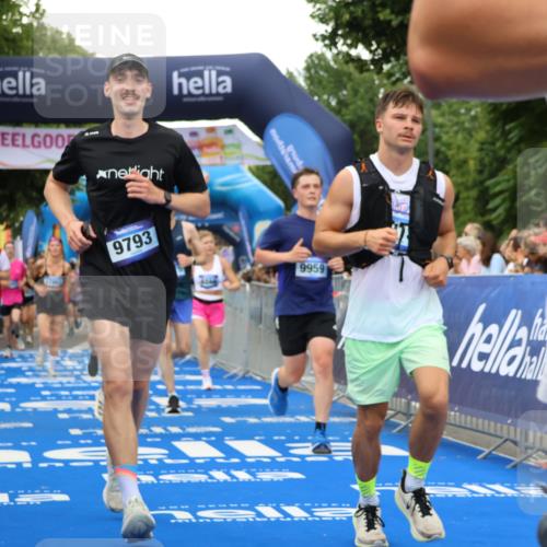 29.06.2025 - hella hamburg halbmarathon Strokosch-Dieckow http://msf.ph/oto/8504470 29.06.2025 10:51:49 Ziel 2396, 2818, 2823, 2880, 4297, 5102, 6286, 7224, 8710, 8819, 8856, 9793, 9959, 12224, 13799, 15427, 15690, 15727, 15831, 15899, 16907, 17682, 17815, 17962, 19053, 19137 meine-sportfotos.de