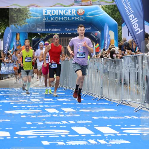 29.06.2025 - hella hamburg halbmarathon Strokosch-Dieckow http://msf.ph/oto/8504491 29.06.2025 10:41:55 Ziel 1169, 5690, 6593, 7092, 7363, 8694, 11417, 11765, 12292, 13196, 15521, 15846, 15935, 16507, 17864, 17926, 18920, 19046 meine-sportfotos.de