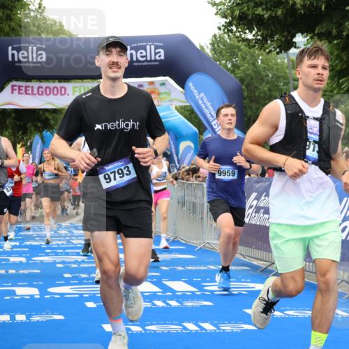 29.06.2025 - hella hamburg halbmarathon Strokosch-Dieckow http://msf.ph/oto/8504509 29.06.2025 10:51:49 Ziel 2396, 2818, 2823, 2880, 4297, 5102, 6286, 7224, 8710, 8819, 8856, 9793, 9959, 12224, 13799, 15427, 15690, 15727, 15831, 15899, 16907, 17682, 17815, 17962, 19053, 19137 meine-sportfotos.de