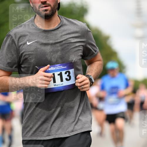 29.06.2025 - hella hamburg halbmarathon Dr. Thomas Lammeyer http://msf.ph/oto/8504539 29.06.2025 10:26:40 Kennedybrücke 1419, 1598, 2172, 2351, 2479, 3108, 3430, 3458, 3735, 3768, 3910, 3946, 3995, 4113, 4114, 4131, 4366, 4556, 4559, 4829, 4970, 5079, 6030, 6049, 6303, 6307, 6805, 6820, 6826, 6849, 6899, 6977, 7097, 7162, 7188, 7190, 7276, 7794, 7925, 8511, 8855, 8931, 9204, 9516, 9807, 10065, 10210, 10241, 10663, 10710, 10739, 10917, 10961, 11046 meine-sportfotos.de