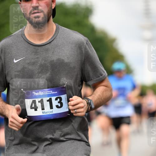 29.06.2025 - hella hamburg halbmarathon Dr. Thomas Lammeyer http://msf.ph/oto/8504541 29.06.2025 10:26:40 Kennedybrücke 1419, 1598, 2172, 2351, 2479, 3108, 3430, 3458, 3735, 3768, 3910, 3946, 3995, 4113, 4114, 4131, 4366, 4556, 4559, 4829, 4970, 5079, 6030, 6049, 6303, 6307, 6805, 6820, 6826, 6849, 6899, 6977, 7097, 7162, 7188, 7190, 7276, 7794, 7925, 8511, 8855, 8931, 9204, 9516, 9807, 10065, 10210, 10241, 10663, 10710, 10739, 10917, 10961, 11046 meine-sportfotos.de