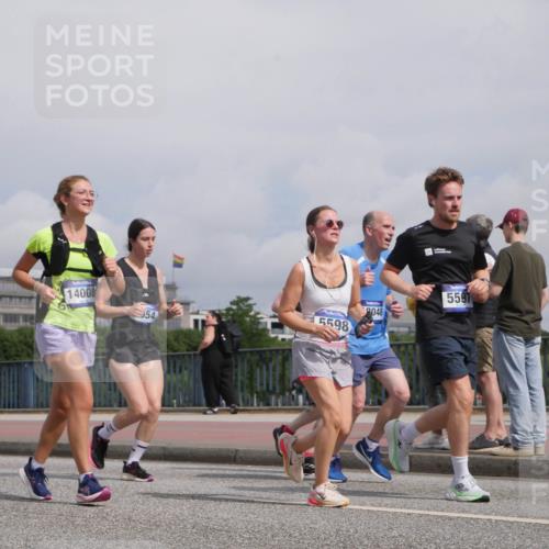 29.06.2025 - hella hamburg halbmarathon Luisa Fischer http://msf.ph/oto/8504580 29.06.2025 10:16:06 Kennedybrücke 6, 14008, 8048, 5598, 54, 5597, 1328, 4554, 5597, 5598, 8115, 8279, 9527, 10581 meine-sportfotos.de