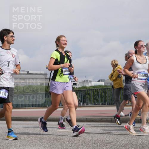 29.06.2025 - hella hamburg halbmarathon Luisa Fischer http://msf.ph/oto/8504586 29.06.2025 10:16:07 Kennedybrücke 8115, 1400, 54, 5598, 1007, 1328, 4554, 5597, 5598, 8115, 8279, 9527, 10581 meine-sportfotos.de
