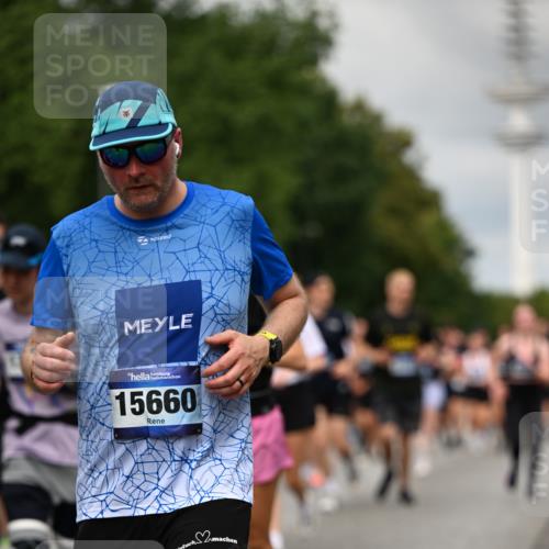 29.06.2025 - hella hamburg halbmarathon Dr. Thomas Lammeyer http://msf.ph/oto/8504596 29.06.2025 10:26:43 Kennedybrücke 1598, 2172, 2351, 2479, 2886, 3108, 3430, 3458, 3735, 3768, 3910, 3946, 3995, 4113, 4114, 4131, 4190, 4266, 4366, 4556, 4559, 4829, 4970, 5079, 6030, 6049, 6303, 6307, 6805, 6820, 6826, 6849, 6881, 6899, 6977, 7097, 7162, 7188, 7190, 7276, 7794, 7925, 8511, 8855, 8931, 9204, 9392, 9516, 10065, 10210, 10241, 10663, 10710, 10739, 10917, 10961, 11046 meine-sportfotos.de