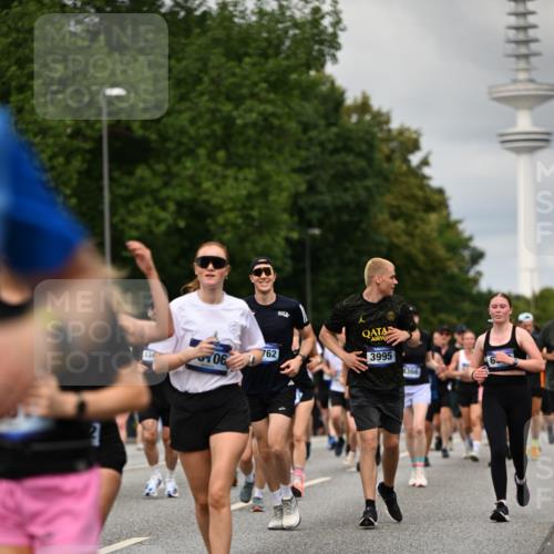 29.06.2025 - hella hamburg halbmarathon Dr. Thomas Lammeyer http://msf.ph/oto/8504615 29.06.2025 10:26:44 Kennedybrücke 1598, 2351, 2479, 2744, 2886, 3108, 3430, 3458, 3735, 3768, 3910, 3946, 3995, 4113, 4114, 4131, 4190, 4266, 4366, 4556, 4559, 4829, 4970, 5079, 6030, 6049, 6303, 6307, 6805, 6820, 6826, 6849, 6881, 6899, 6977, 7097, 7162, 7188, 7190, 7276, 7794, 7925, 8511, 8855, 8931, 9204, 9392, 9516, 10065, 10210, 10241, 10573, 10663, 10739, 10917, 10961, 11046 meine-sportfotos.de