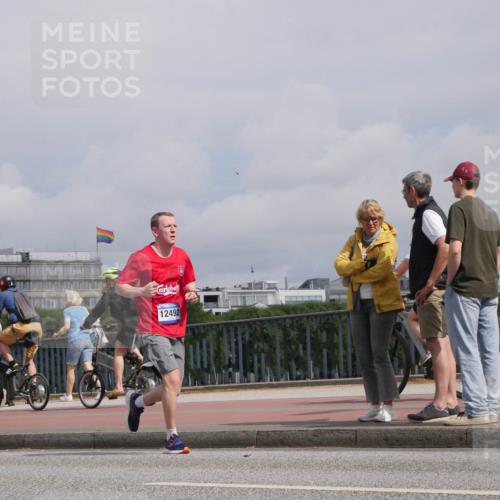 29.06.2025 - hella hamburg halbmarathon Luisa Fischer http://msf.ph/oto/8504632 29.06.2025 10:16:13 Kennedybrücke 12492, 1007, 1859, 2961, 3218, 3729, 4950, 7346, 8279, 8913 meine-sportfotos.de