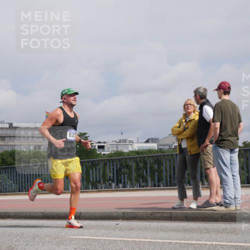 29.06.2025 - hella hamburg halbmarathon Luisa Fischer http://msf.ph/oto/8504645 29.06.2025 10:16:15 Kennedybrücke 827, 1007, 1859, 2961, 3218, 3729, 4950, 6026, 7346, 8279, 8913, 9128 meine-sportfotos.de