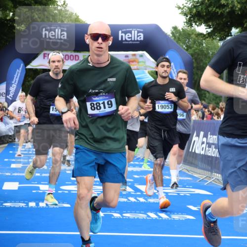29.06.2025 - hella hamburg halbmarathon Strokosch-Dieckow http://msf.ph/oto/8504649 29.06.2025 10:51:45 Ziel 2396, 2818, 2823, 2880, 4297, 6286, 7224, 8710, 8819, 8856, 9793, 9959, 12224, 14012, 14458, 15427, 15496, 15727, 15831, 15899, 16907, 17682, 17815, 17962, 19020, 19053, 19137 meine-sportfotos.de