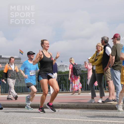 29.06.2025 - hella hamburg halbmarathon Luisa Fischer http://msf.ph/oto/8504695 29.06.2025 10:16:21 Kennedybrücke 4950, 3218, 1859, 2055, 2961, 2987, 3218, 3729, 4950, 5232, 6026, 7346, 7460, 8913, 9128 meine-sportfotos.de