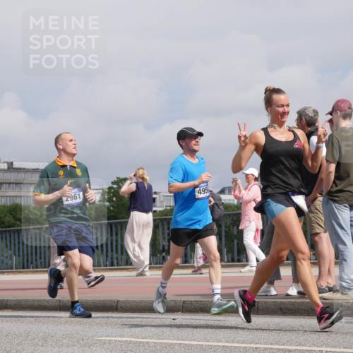 29.06.2025 - hella hamburg halbmarathon Luisa Fischer http://msf.ph/oto/8504700 29.06.2025 10:16:22 Kennedybrücke 2961, 495, 1859, 2055, 2961, 2987, 3218, 3729, 4950, 5232, 6026, 7346, 7460, 8913, 9128 meine-sportfotos.de