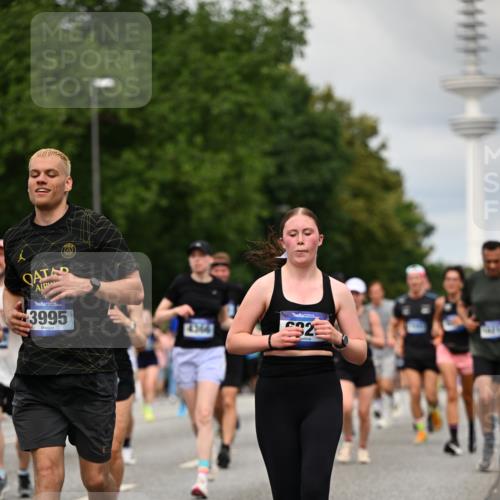 29.06.2025 - hella hamburg halbmarathon Dr. Thomas Lammeyer http://msf.ph/oto/8504725 29.06.2025 10:26:48 Kennedybrücke 1598, 2351, 2479, 2744, 2886, 3430, 3458, 3600, 3910, 3995, 4113, 4114, 4131, 4190, 4266, 4366, 4559, 4829, 4970, 6049, 6303, 6307, 6820, 6826, 6849, 6881, 6899, 6977, 7097, 7162, 7188, 7190, 7276, 7925, 8511, 8855, 8931, 9392, 10065, 10210, 10241, 10573, 10663, 10739, 10917, 10961, 11046 meine-sportfotos.de