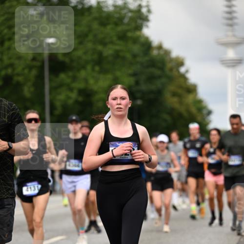 29.06.2025 - hella hamburg halbmarathon Dr. Thomas Lammeyer http://msf.ph/oto/8504742 29.06.2025 10:26:48 Kennedybrücke 1598, 2351, 2479, 2744, 2886, 3430, 3458, 3600, 3910, 3995, 4113, 4114, 4131, 4190, 4266, 4366, 4559, 4829, 4970, 6049, 6303, 6307, 6820, 6826, 6849, 6881, 6899, 6977, 7097, 7162, 7188, 7190, 7276, 7925, 8511, 8855, 8931, 9392, 10065, 10210, 10241, 10573, 10663, 10739, 10917, 10961, 11046 meine-sportfotos.de