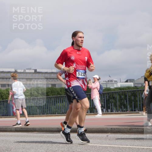 29.06.2025 - hella hamburg halbmarathon Luisa Fischer http://msf.ph/oto/8504763 29.06.2025 10:16:29 Kennedybrücke 7460, 5663, 5232, 2055, 2359, 2721, 2904, 2987, 5232, 6207, 7460, 9612 meine-sportfotos.de