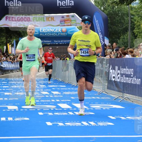 29.06.2025 - hella hamburg halbmarathon Strokosch-Dieckow http://msf.ph/oto/8504787 29.06.2025 10:41:45 Ziel 1169, 1512, 1763, 7092, 9640, 10415, 11765, 14346, 15521, 15535, 15935 meine-sportfotos.de