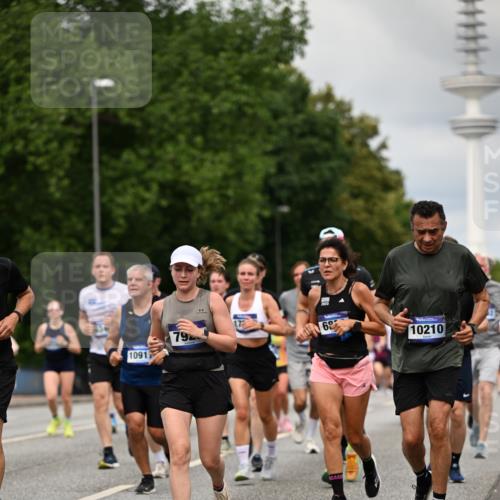 29.06.2025 - hella hamburg halbmarathon Dr. Thomas Lammeyer http://msf.ph/oto/8504805 29.06.2025 10:26:50 Kennedybrücke 1598, 2351, 2479, 2744, 2886, 3430, 3458, 3600, 3601, 3910, 3995, 4113, 4131, 4190, 4266, 4366, 4559, 4829, 4970, 6048, 6049, 6307, 6820, 6826, 6881, 6899, 6977, 7097, 7188, 7190, 7276, 7925, 8511, 8855, 8931, 9392, 10065, 10210, 10432, 10573, 10739, 10917, 11046 meine-sportfotos.de