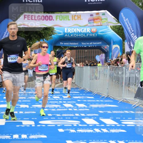 29.06.2025 - hella hamburg halbmarathon Strokosch-Dieckow http://msf.ph/oto/8504880 29.06.2025 10:51:35 Ziel 1335, 5008, 7943, 10691, 13327, 13403, 14012, 14458, 15496, 15899, 19007, 19020 meine-sportfotos.de