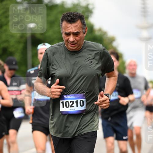 29.06.2025 - hella hamburg halbmarathon Dr. Thomas Lammeyer http://msf.ph/oto/8504934 29.06.2025 10:26:54 Kennedybrücke 2351, 2479, 2744, 2886, 3430, 3600, 3601, 3995, 4131, 4190, 4266, 4366, 4559, 4970, 6048, 6049, 6307, 6820, 6826, 6881, 6899, 7188, 7190, 7276, 7925, 8511, 8855, 8931, 9392, 10065, 10210, 10432, 10573, 10739, 10917 meine-sportfotos.de