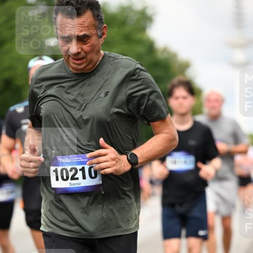 29.06.2025 - hella hamburg halbmarathon Dr. Thomas Lammeyer http://msf.ph/oto/8504953 29.06.2025 10:26:54 Kennedybrücke 2351, 2479, 2744, 2886, 3430, 3600, 3601, 3995, 4131, 4190, 4266, 4366, 4559, 4970, 6048, 6049, 6307, 6820, 6826, 6881, 6899, 7188, 7190, 7276, 7925, 8511, 8855, 8931, 9392, 10065, 10210, 10432, 10573, 10739, 10917 meine-sportfotos.de