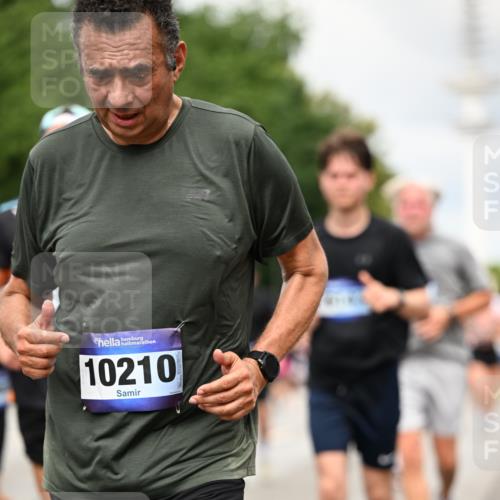 29.06.2025 - hella hamburg halbmarathon Dr. Thomas Lammeyer http://msf.ph/oto/8504958 29.06.2025 10:26:54 Kennedybrücke 2351, 2479, 2744, 2886, 3430, 3600, 3601, 3995, 4131, 4190, 4266, 4366, 4559, 4970, 6048, 6049, 6307, 6820, 6826, 6881, 6899, 7188, 7190, 7276, 7925, 8511, 8855, 8931, 9392, 10065, 10210, 10432, 10573, 10739, 10917 meine-sportfotos.de