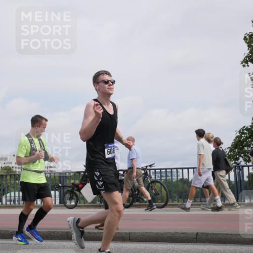 29.06.2025 - hella hamburg halbmarathon Luisa Fischer http://msf.ph/oto/8504963 29.06.2025 10:17:06 Kennedybrücke 809, 1406, 2990, 3939, 5546, 6089, 7802, 7991, 8001, 8147, 9845 meine-sportfotos.de