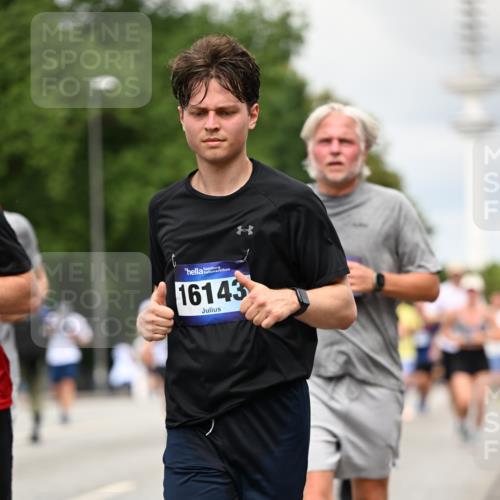 29.06.2025 - hella hamburg halbmarathon Dr. Thomas Lammeyer http://msf.ph/oto/8504991 29.06.2025 10:26:56 Kennedybrücke 2479, 2514, 2744, 2886, 3430, 3600, 3601, 3769, 3995, 4131, 4190, 4266, 4366, 4559, 4969, 4970, 5838, 6048, 6049, 6747, 6820, 6826, 6881, 6899, 7188, 7190, 7276, 7891, 7925, 8855, 8931, 9256, 9392, 10065, 10210, 10432, 10573, 10739, 10917 meine-sportfotos.de