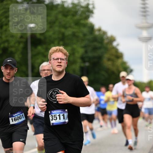 29.06.2025 - hella hamburg halbmarathon Dr. Thomas Lammeyer http://msf.ph/oto/8505048 29.06.2025 10:26:58 Kennedybrücke 2479, 2514, 2744, 2886, 3003, 3430, 3600, 3601, 3769, 3995, 4131, 4190, 4266, 4366, 4559, 4969, 4970, 5838, 6048, 6049, 6747, 6820, 6826, 6881, 6899, 7188, 7190, 7276, 7891, 7925, 8855, 8931, 9256, 9392, 10065, 10210, 10432, 10573, 10739, 10917 meine-sportfotos.de