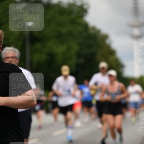 29.06.2025 - hella hamburg halbmarathon Dr. Thomas Lammeyer http://msf.ph/oto/8505079 29.06.2025 10:26:59 Kennedybrücke 2479, 2514, 2744, 2886, 3003, 3430, 3600, 3601, 3769, 3995, 4131, 4190, 4266, 4366, 4559, 4969, 4970, 5838, 6048, 6049, 6747, 6820, 6826, 6881, 6899, 7188, 7190, 7276, 7891, 7925, 8355, 8855, 8931, 9256, 9392, 10065, 10210, 10432, 10573, 10739, 10917 meine-sportfotos.de