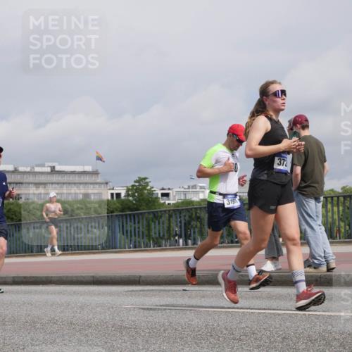 29.06.2025 - hella hamburg halbmarathon Luisa Fischer http://msf.ph/oto/8505110 29.06.2025 10:17:22 Kennedybrücke 756, 3154, 372, 1131, 3020, 3154, 3728, 3756, 3834, 5191, 6028, 6083, 7209, 7442, 7840, 8409, 9663, 10610 meine-sportfotos.de