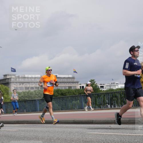 29.06.2025 - hella hamburg halbmarathon Luisa Fischer http://msf.ph/oto/8505119 29.06.2025 10:17:23 Kennedybrücke 16126, 10610, 1131, 1480, 3020, 3154, 3728, 3756, 3834, 5191, 6028, 6083, 6366, 7442, 9663, 10610 meine-sportfotos.de