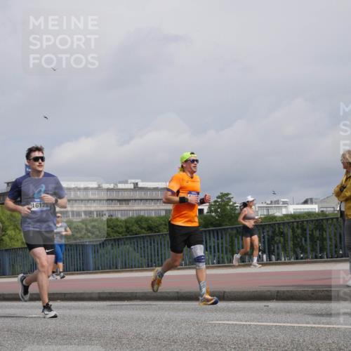 29.06.2025 - hella hamburg halbmarathon Luisa Fischer http://msf.ph/oto/8505126 29.06.2025 10:17:24 Kennedybrücke 16126, 1131, 1480, 3020, 3025, 3154, 3728, 3756, 3834, 5191, 6028, 6366, 6717, 7442, 9173, 9663, 10224, 10610 meine-sportfotos.de