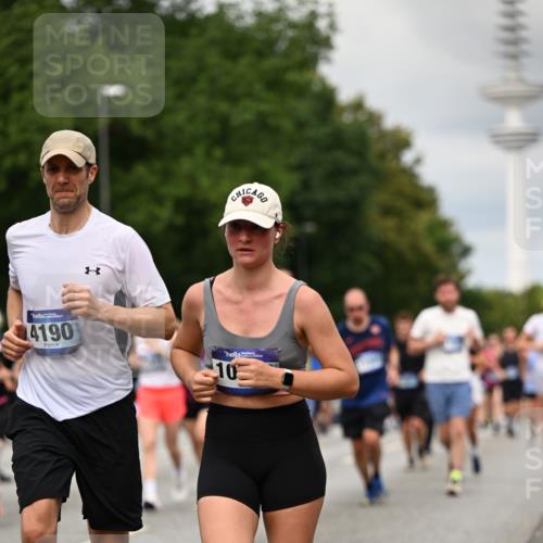 29.06.2025 - hella hamburg halbmarathon Dr. Thomas Lammeyer http://msf.ph/oto/8505141 29.06.2025 10:27:02 Kennedybrücke 2022, 2479, 2514, 2744, 2886, 3003, 3430, 3600, 3601, 3769, 4190, 4266, 4366, 4969, 4970, 5629, 5838, 6048, 6049, 6747, 6784, 6785, 6826, 6881, 7188, 7190, 7276, 7891, 7925, 8355, 8715, 8931, 9256, 9392, 10065, 10210, 10432, 10573, 10917 meine-sportfotos.de