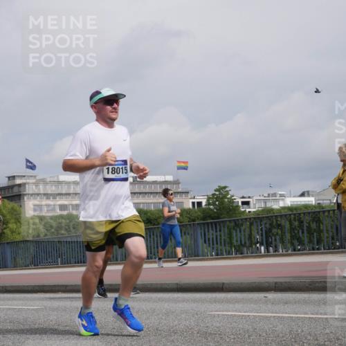 29.06.2025 - hella hamburg halbmarathon Luisa Fischer http://msf.ph/oto/8505142 29.06.2025 10:17:26 Kennedybrücke 8, 3834, 18015, 1071, 1131, 1480, 3020, 3025, 3728, 3756, 3834, 5191, 6366, 6717, 7442, 8055, 9173, 9663, 10224, 10610 meine-sportfotos.de