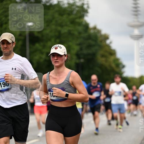 29.06.2025 - hella hamburg halbmarathon Dr. Thomas Lammeyer http://msf.ph/oto/8505145 29.06.2025 10:27:02 Kennedybrücke 2022, 2479, 2514, 2744, 2886, 3003, 3430, 3600, 3601, 3769, 4190, 4266, 4366, 4969, 4970, 5629, 5838, 6048, 6049, 6747, 6784, 6785, 6826, 6881, 7188, 7190, 7276, 7891, 7925, 8355, 8715, 8931, 9256, 9392, 10065, 10210, 10432, 10573, 10917 meine-sportfotos.de