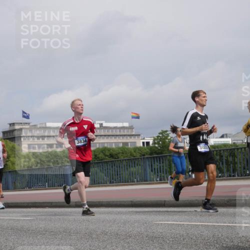 29.06.2025 - hella hamburg halbmarathon Luisa Fischer http://msf.ph/oto/8505149 29.06.2025 10:17:27 Kennedybrücke 7442, 10977, 3834, 3020, 1071, 1131, 1480, 3020, 3025, 3834, 5191, 6366, 6717, 7442, 8055, 9173, 9663, 10224, 10610 meine-sportfotos.de