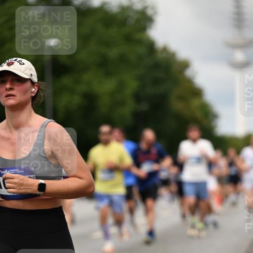 29.06.2025 - hella hamburg halbmarathon Dr. Thomas Lammeyer http://msf.ph/oto/8505172 29.06.2025 10:27:03 Kennedybrücke 2022, 2479, 2514, 2744, 2886, 3003, 3430, 3600, 3601, 3769, 4190, 4266, 4366, 4969, 4970, 5629, 5798, 5838, 6048, 6049, 6747, 6784, 6785, 6826, 6881, 7188, 7190, 7276, 7891, 7925, 8355, 8715, 8931, 9256, 9392, 10088, 10210, 10432, 10573, 10917 meine-sportfotos.de