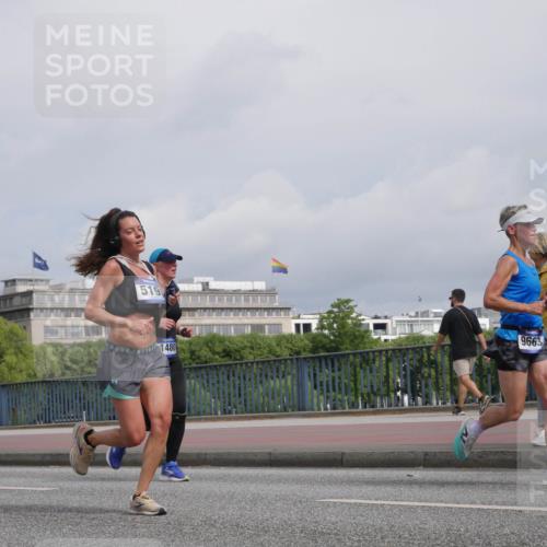 29.06.2025 - hella hamburg halbmarathon Luisa Fischer http://msf.ph/oto/8505187 29.06.2025 10:17:30 Kennedybrücke 519, 1480, 9663, 1071, 1131, 1480, 1728, 3020, 3025, 3834, 5191, 6181, 6366, 6717, 6724, 7442, 8055, 8755, 9173, 9663, 10224 meine-sportfotos.de