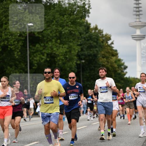 29.06.2025 - hella hamburg halbmarathon Dr. Thomas Lammeyer http://msf.ph/oto/8505195 29.06.2025 10:27:03 Kennedybrücke 2022, 2479, 2514, 2744, 2886, 3003, 3430, 3600, 3601, 3769, 4190, 4266, 4366, 4969, 4970, 5629, 5798, 5838, 6048, 6049, 6747, 6784, 6785, 6826, 6881, 7188, 7190, 7276, 7891, 7925, 8355, 8715, 8931, 9256, 9392, 10088, 10210, 10432, 10573, 10917 meine-sportfotos.de
