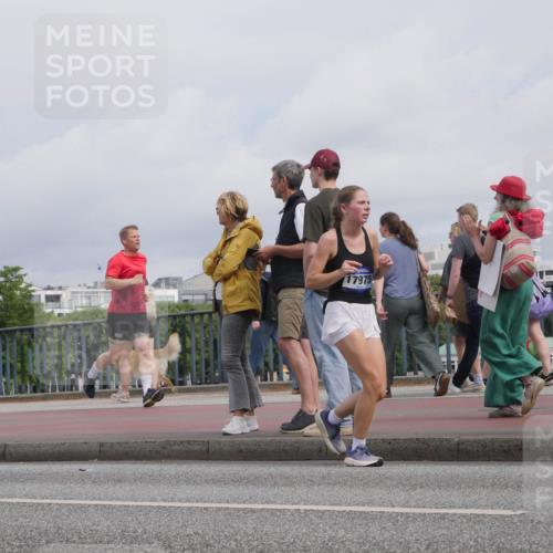29.06.2025 - hella hamburg halbmarathon Luisa Fischer http://msf.ph/oto/8505250 29.06.2025 10:17:38 Kennedybrücke 17975, 1071, 1728, 2046, 3454, 3691, 6181, 6724, 7446, 7447, 8055, 8563, 8755 meine-sportfotos.de