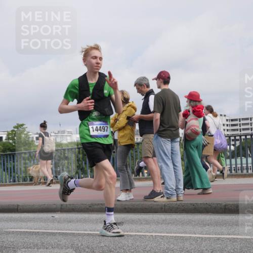 29.06.2025 - hella hamburg halbmarathon Luisa Fischer http://msf.ph/oto/8505256 29.06.2025 10:17:39 Kennedybrücke 14497, 1728, 2046, 3454, 3691, 6181, 6724, 7446, 7447, 8563, 8755 meine-sportfotos.de