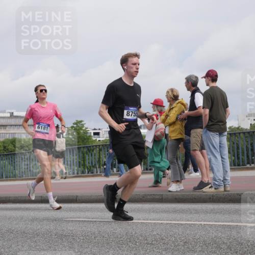 29.06.2025 - hella hamburg halbmarathon Luisa Fischer http://msf.ph/oto/8505267 29.06.2025 10:17:40 Kennedybrücke 6181, 8755, 1728, 2046, 3454, 3691, 6181, 6724, 7446, 7447, 8522, 8563, 8755 meine-sportfotos.de