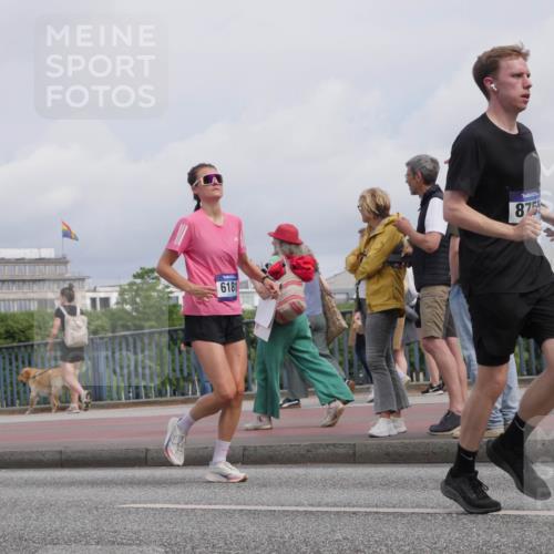 29.06.2025 - hella hamburg halbmarathon Luisa Fischer http://msf.ph/oto/8505272 29.06.2025 10:17:40 Kennedybrücke 6181, 875, 1728, 2046, 3454, 3691, 6181, 6724, 7446, 7447, 8522, 8563, 8755 meine-sportfotos.de