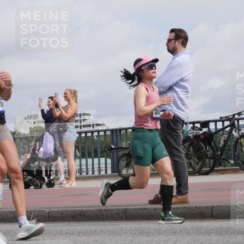 29.06.2025 - hella hamburg halbmarathon Luisa Fischer http://msf.ph/oto/8505334 29.06.2025 10:17:49 Kennedybrücke 11611, 178, 204, 1745, 2046, 2281, 2690, 3507, 3509, 4641, 5800, 7195, 7446, 7447, 7881, 8239, 8275, 8522, 8854, 8892, 9709, 10589, 10717 meine-sportfotos.de