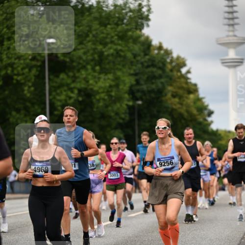 29.06.2025 - hella hamburg halbmarathon Dr. Thomas Lammeyer http://msf.ph/oto/8505341 29.06.2025 10:27:11 Kennedybrücke 1029, 1372, 1853, 2022, 2294, 2514, 2744, 2886, 3003, 3600, 3601, 3769, 4190, 4266, 4969, 5223, 5629, 5798, 5838, 6048, 6578, 6747, 6784, 6785, 6881, 7266, 7891, 7919, 8355, 8715, 9256, 9392, 10088, 10432, 10573 meine-sportfotos.de