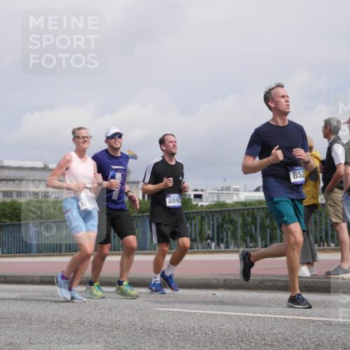 29.06.2025 - hella hamburg halbmarathon Luisa Fischer http://msf.ph/oto/8505343 29.06.2025 10:17:50 Kennedybrücke 9709, 14, 03, 8892, 852, 1296, 1745, 2046, 2281, 2690, 3507, 3509, 4641, 5608, 5800, 7195, 7446, 7447, 7881, 8239, 8275, 8522, 8854, 8892, 9709, 10589, 10717 meine-sportfotos.de