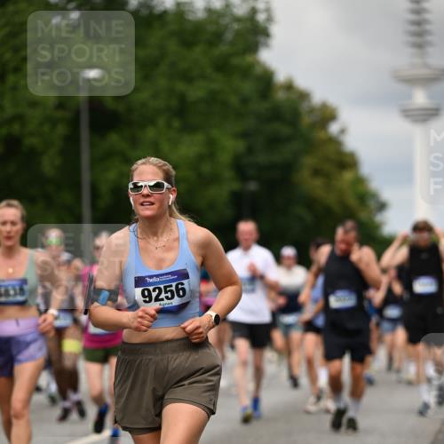 29.06.2025 - hella hamburg halbmarathon Dr. Thomas Lammeyer http://msf.ph/oto/8505401 29.06.2025 10:27:13 Kennedybrücke 1029, 1372, 1853, 2022, 2294, 2514, 2744, 3003, 3600, 3601, 3769, 4190, 4266, 4793, 4969, 5223, 5629, 5798, 5838, 6048, 6578, 6747, 6784, 6785, 6881, 7266, 7891, 7919, 8355, 8715, 9256, 9301, 9512, 10088, 10432, 10573 meine-sportfotos.de
