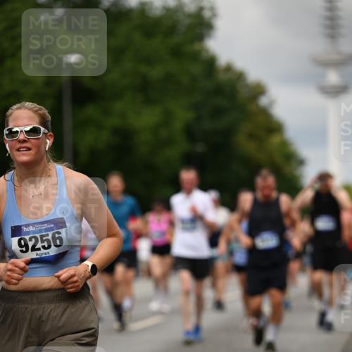 29.06.2025 - hella hamburg halbmarathon Dr. Thomas Lammeyer http://msf.ph/oto/8505435 29.06.2025 10:27:13 Kennedybrücke 1029, 1372, 1853, 2022, 2294, 2514, 2744, 3003, 3600, 3601, 3769, 4190, 4266, 4793, 4969, 5223, 5629, 5798, 5838, 6048, 6578, 6747, 6784, 6785, 6881, 7266, 7891, 7919, 8355, 8715, 9256, 9301, 9512, 10088, 10432, 10573 meine-sportfotos.de