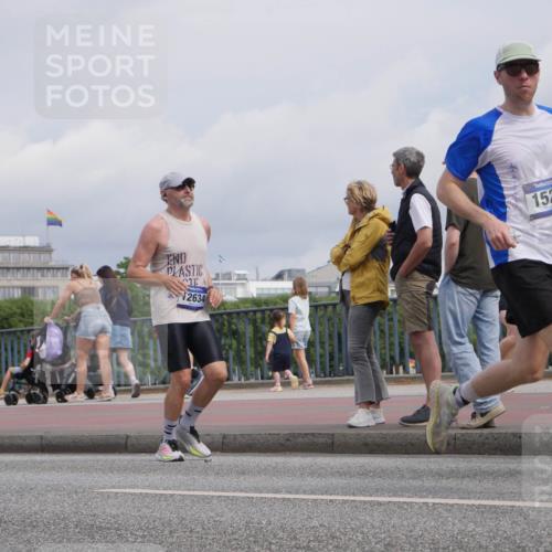 29.06.2025 - hella hamburg halbmarathon Luisa Fischer http://msf.ph/oto/8505498 29.06.2025 10:18:09 Kennedybrücke 12634, 1524, 1524, 3513, 3650, 4492, 4494, 5271, 5986, 6248, 7439, 8237, 8609, 9423, 9911, 9975, 9997, 10858 meine-sportfotos.de