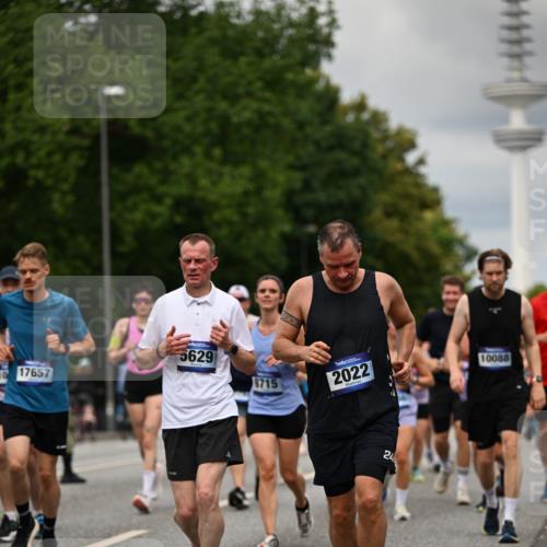 29.06.2025 - hella hamburg halbmarathon Dr. Thomas Lammeyer http://msf.ph/oto/8505504 29.06.2025 10:27:15 Kennedybrücke 1029, 1372, 1853, 2022, 2294, 2514, 3003, 3029, 3600, 3601, 3769, 4793, 4969, 5223, 5629, 5798, 5838, 6048, 6578, 6747, 6784, 6785, 7266, 7891, 7919, 8355, 8715, 9256, 9301, 9512, 10088, 10432 meine-sportfotos.de