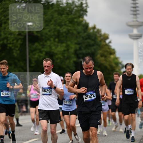 29.06.2025 - hella hamburg halbmarathon Dr. Thomas Lammeyer http://msf.ph/oto/8505507 29.06.2025 10:27:16 Kennedybrücke 1029, 1187, 1372, 1853, 2022, 2294, 2514, 3003, 3029, 3600, 3601, 3769, 4793, 4969, 5223, 5629, 5798, 5838, 6048, 6578, 6747, 6784, 6785, 7266, 7891, 7919, 8355, 8715, 9256, 9301, 9512, 10088, 10432 meine-sportfotos.de